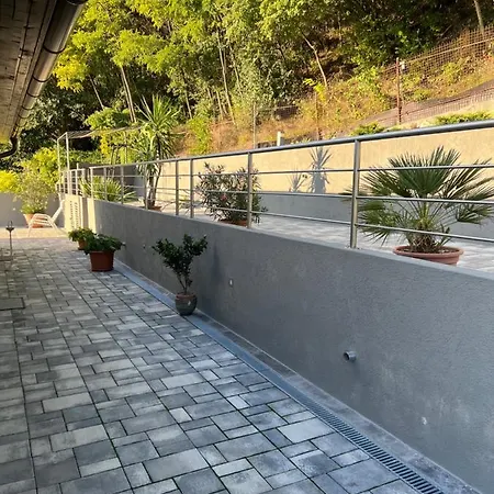 Zsolna شقة Balatonfůzfő